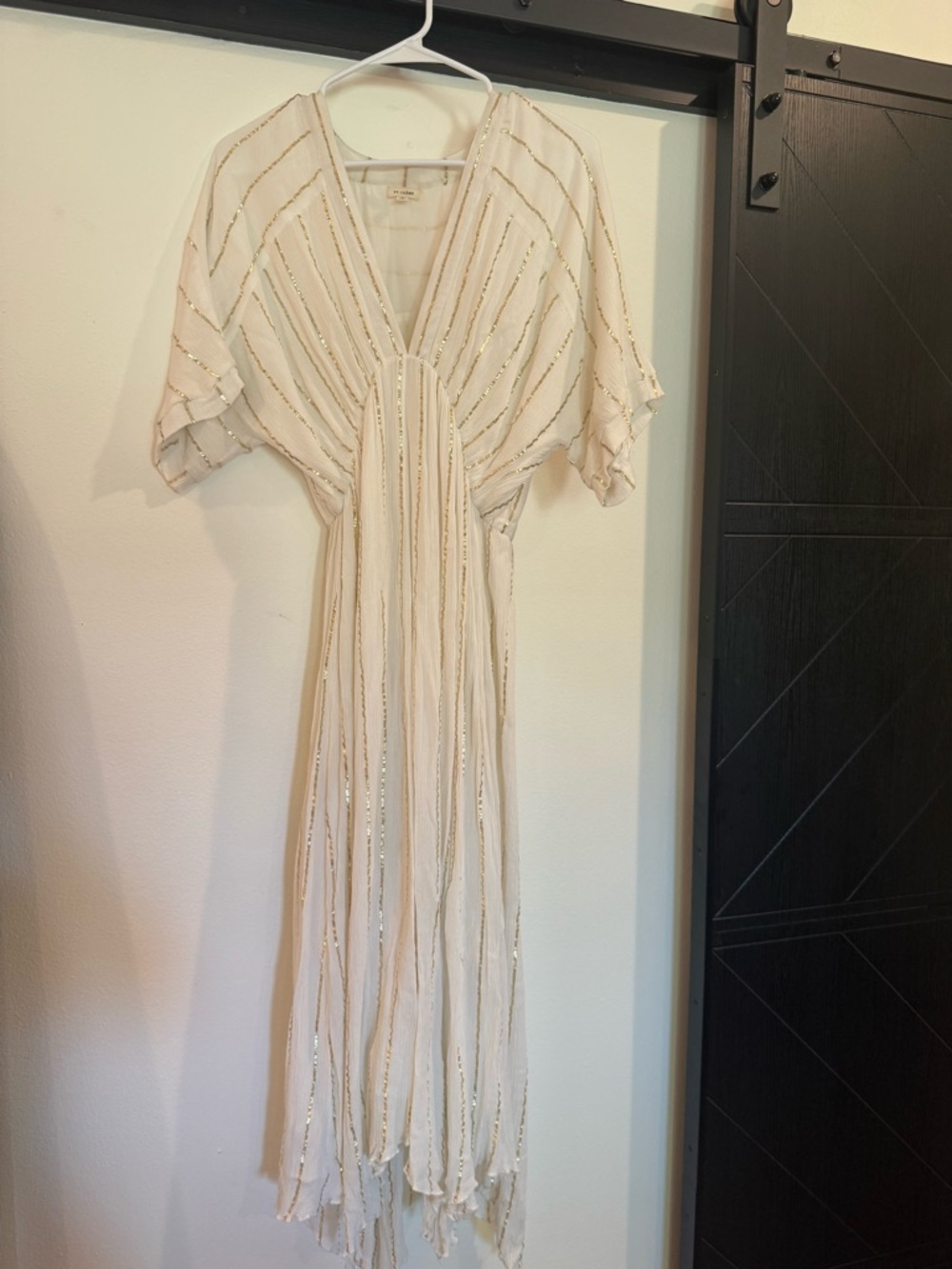 En Crème Ivory And Gold V-Neck Maxi Dress Size Small